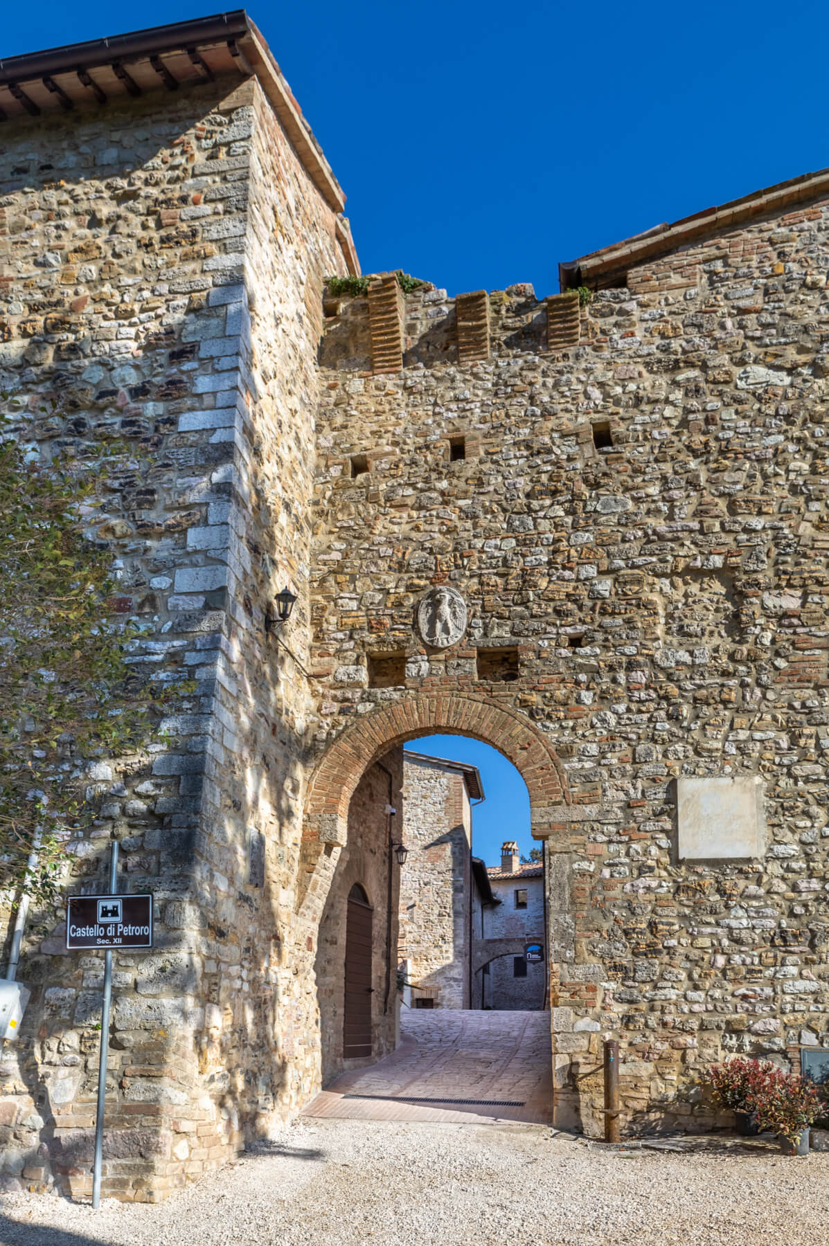 Arco Castello Petroro